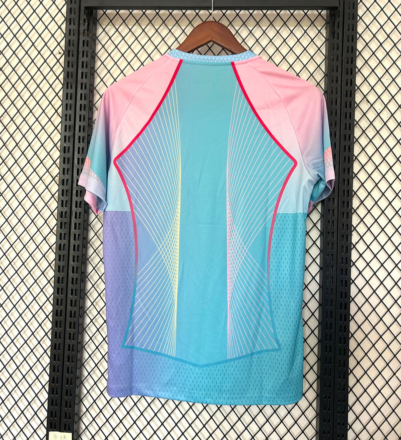 CAMISOLA DO BARCELONA 25/26 EDIÇÃO ESPECIAL AZUL E ROSA