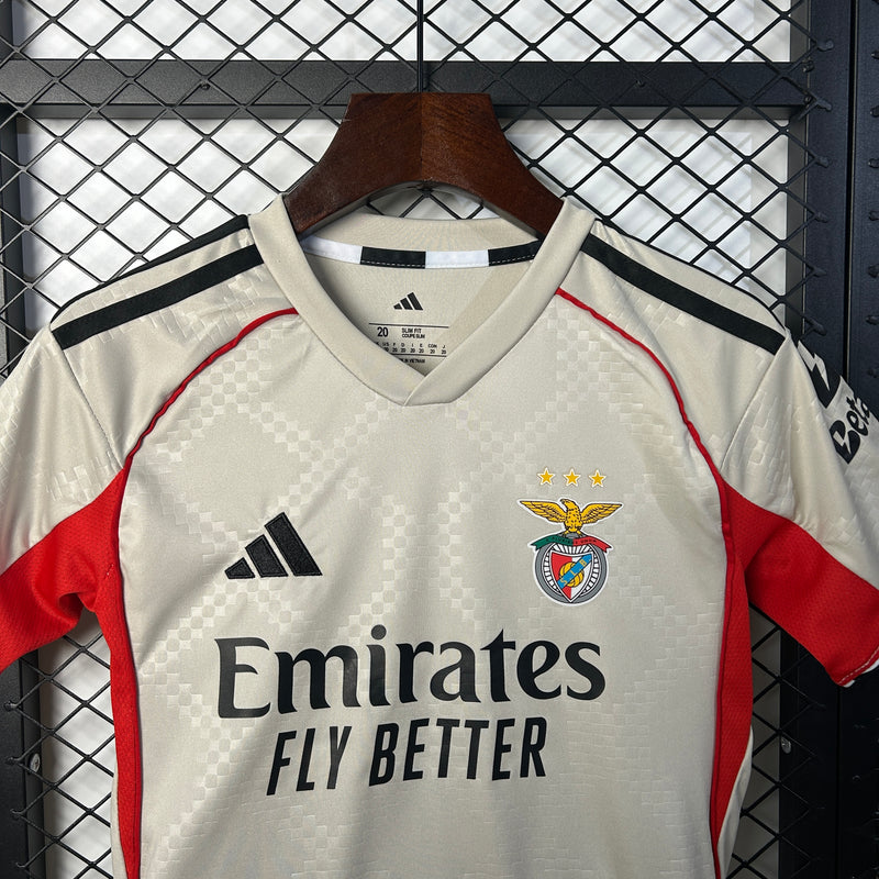 KIT INFANTIL DO BENFICA 25/26 BEGE
