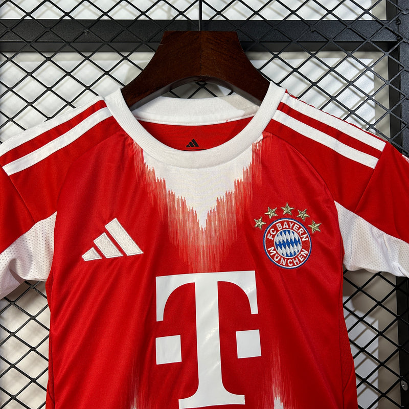 KIT INFANTIL DO BAYENR MUNICH 25/26 VERMELHO