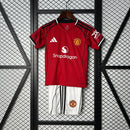 KIT INFANTIL DO MANCHESTER UNITED 25/26 VERMELHO