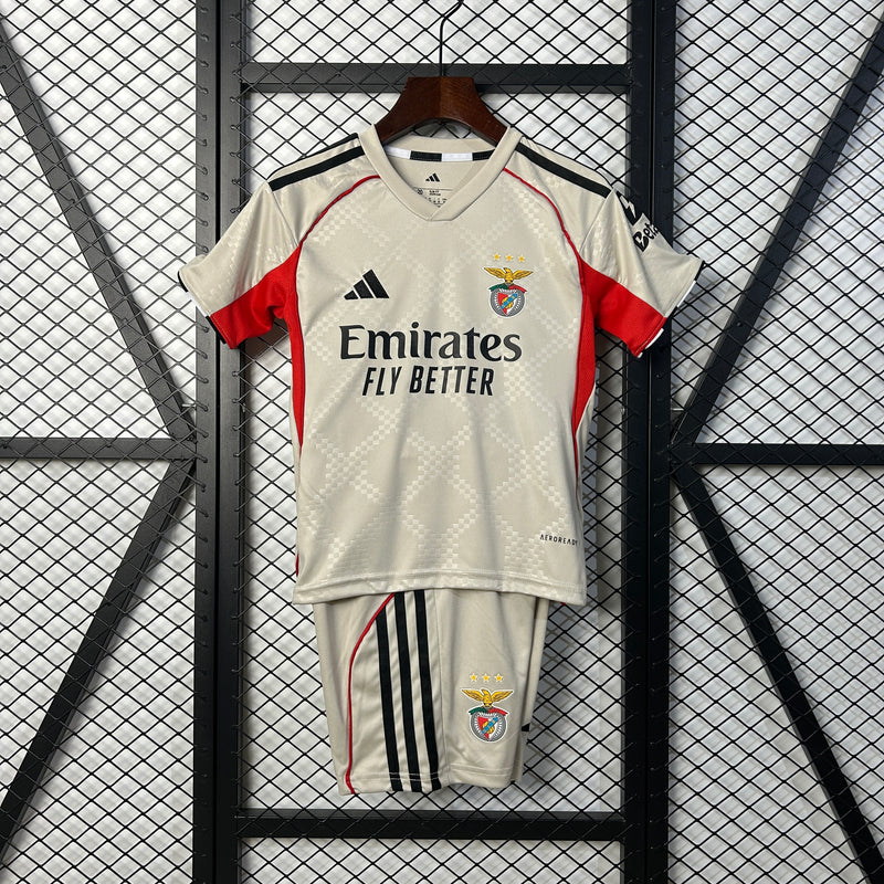 KIT INFANTIL DO BENFICA 25/26 BEGE